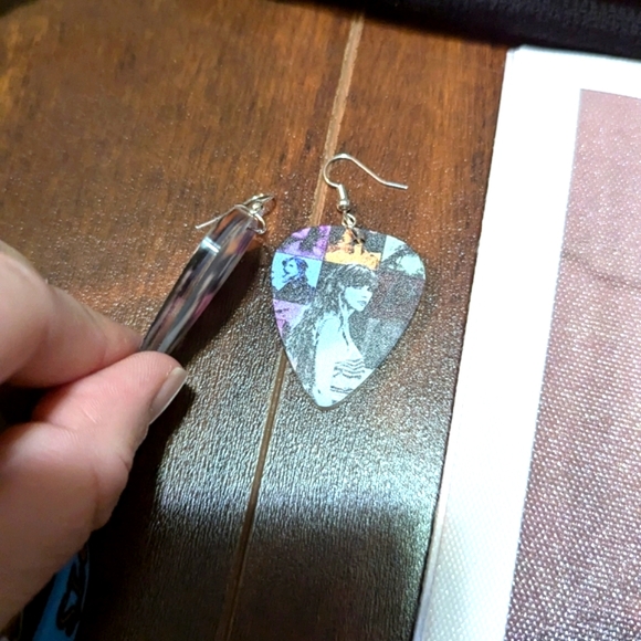 Taylor Swift Swiftie Bundle - Picture 12 of 16